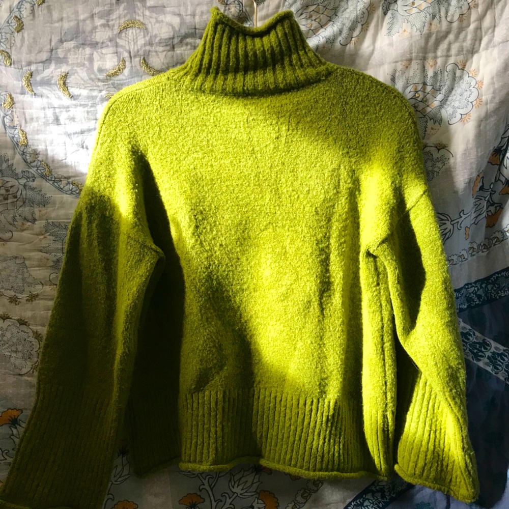Fuzzy Soft-Lime Green Turtleneck